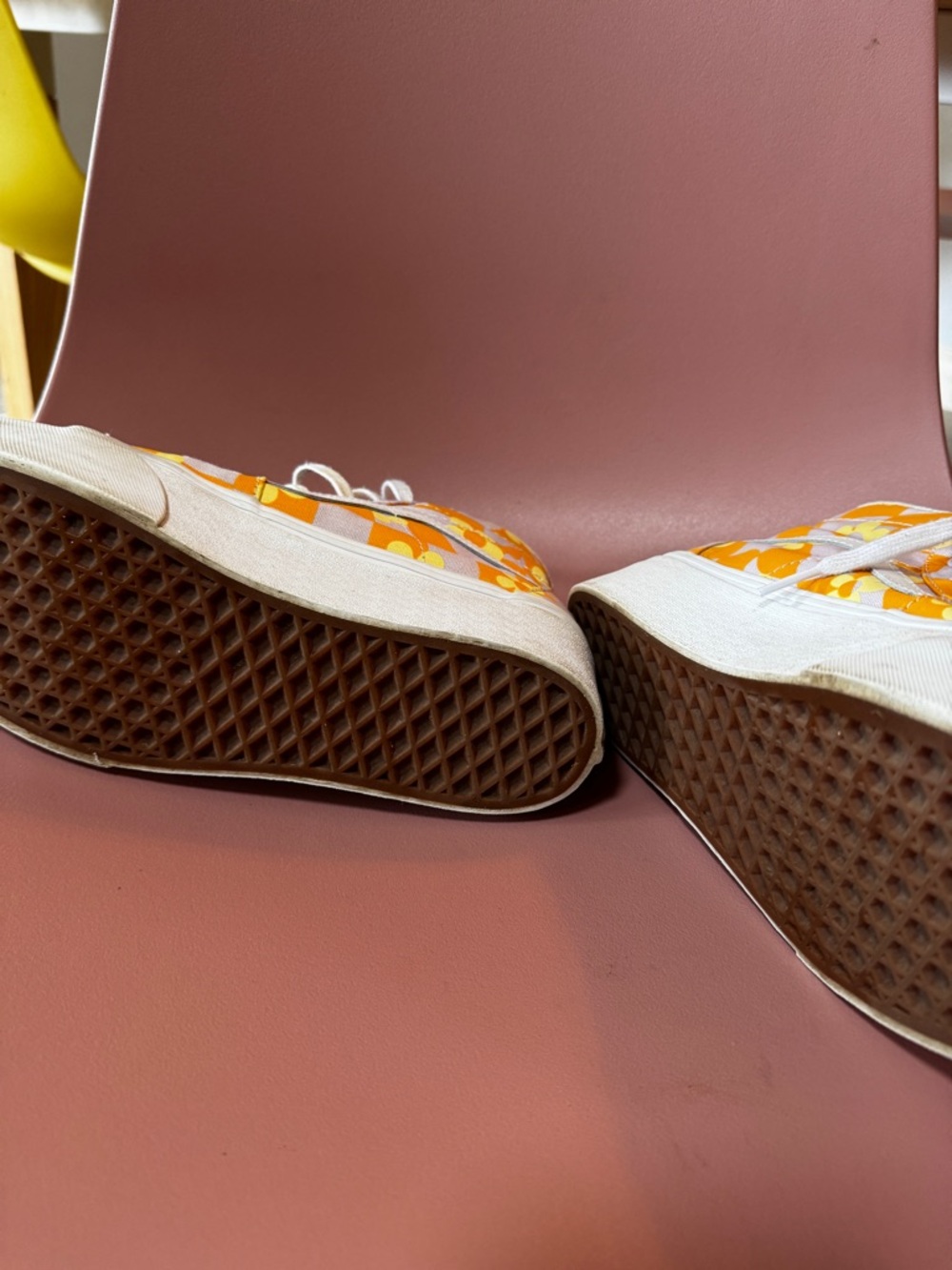 Vans Women's Yellow Floral High-Top Sneakerss - Picture 2 of 4